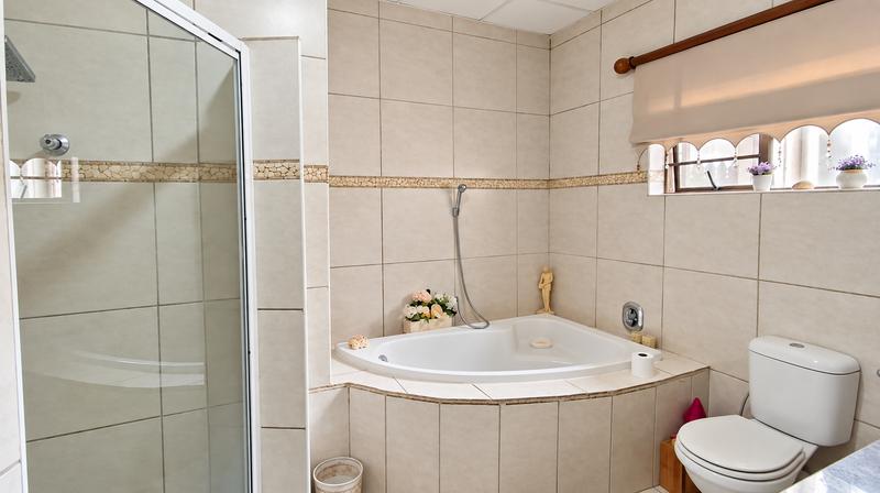 5 Bedroom Property for Sale in Dan Pienaar Free State